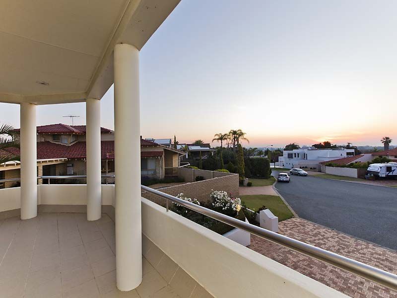 14 Ulric Court, Duncraig WA 6023