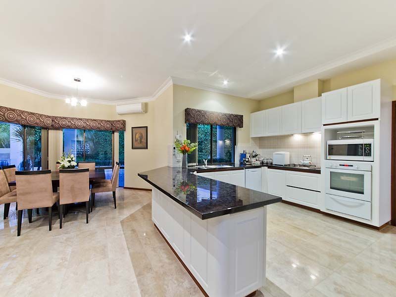 14 Ulric Court, Duncraig WA 6023