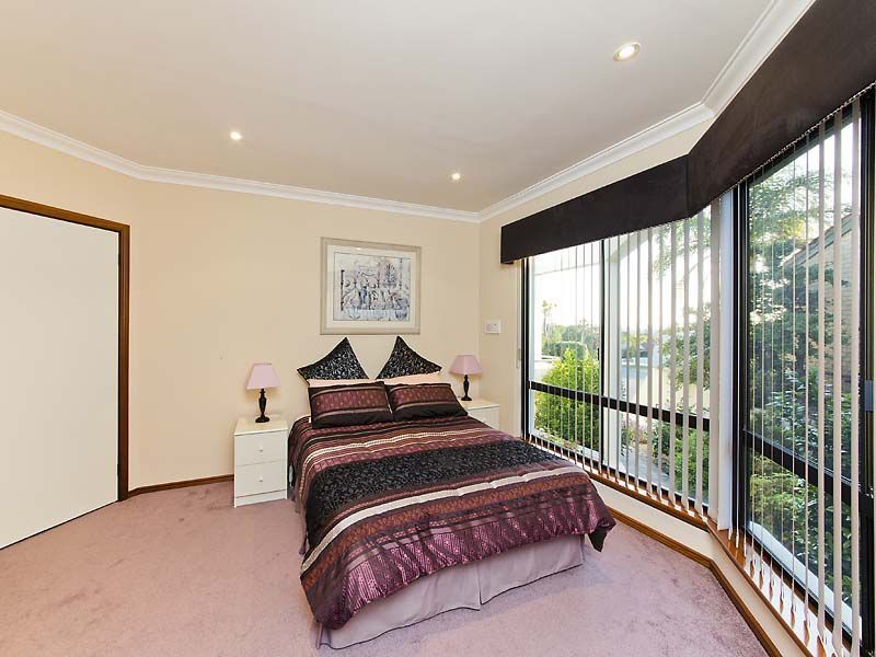 14 Ulric Court, Duncraig WA 6023