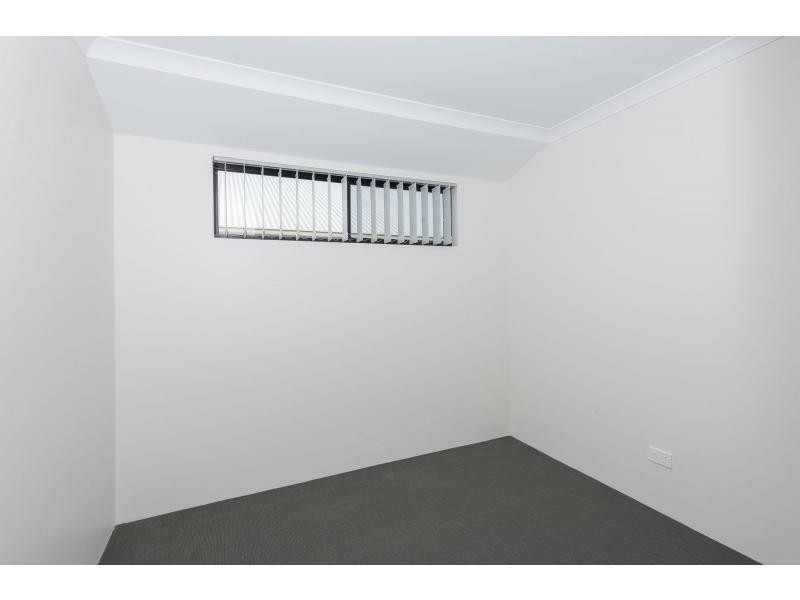 132 Mornington Crescent, Wandi WA 6167