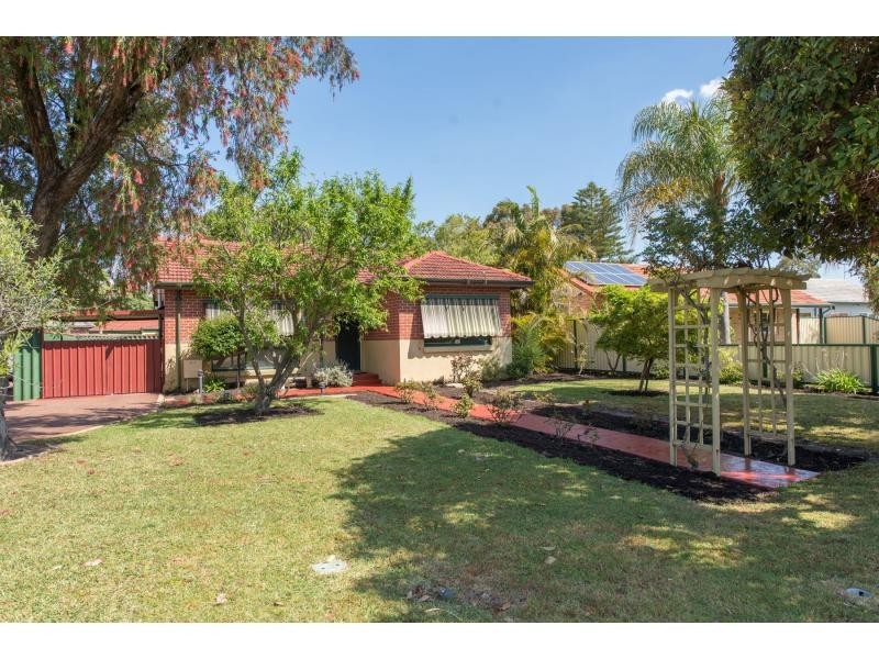 8 Bernice Way, Thornlie WA 6108