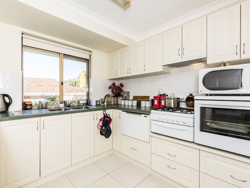 1/186 Twickenham Drive, Kingsley WA 6026