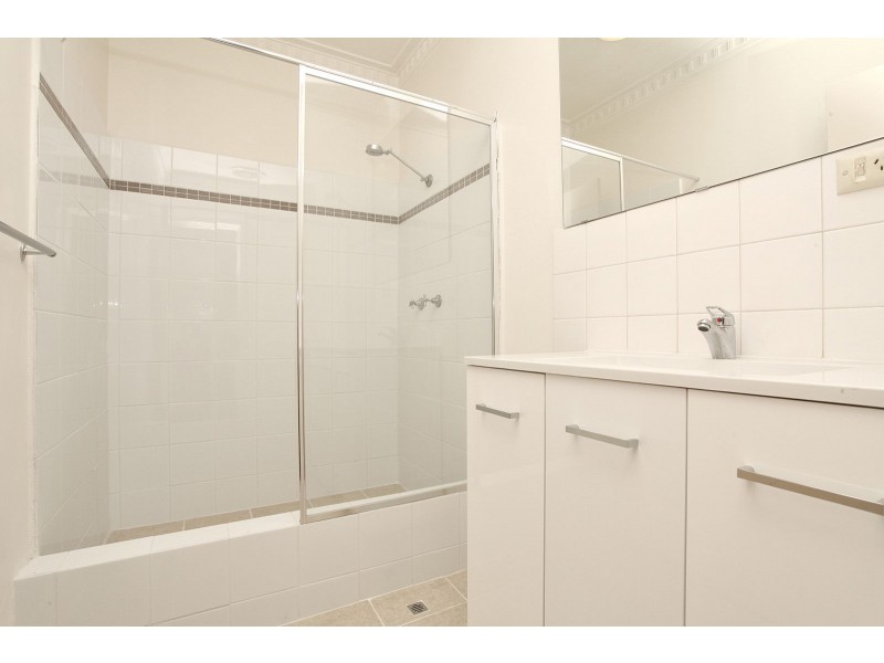 2/196 Flinders Street, Yokine WA 6060