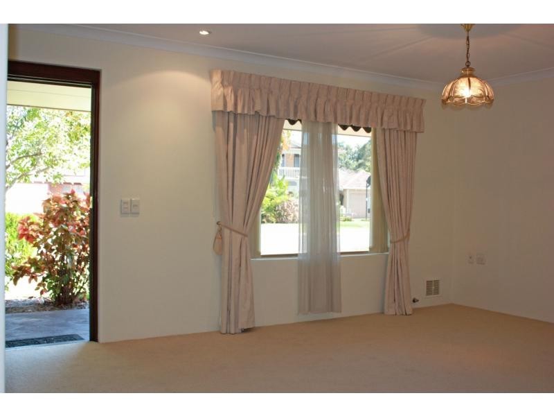 6/2 Theakston Green, Leeming WA 6149