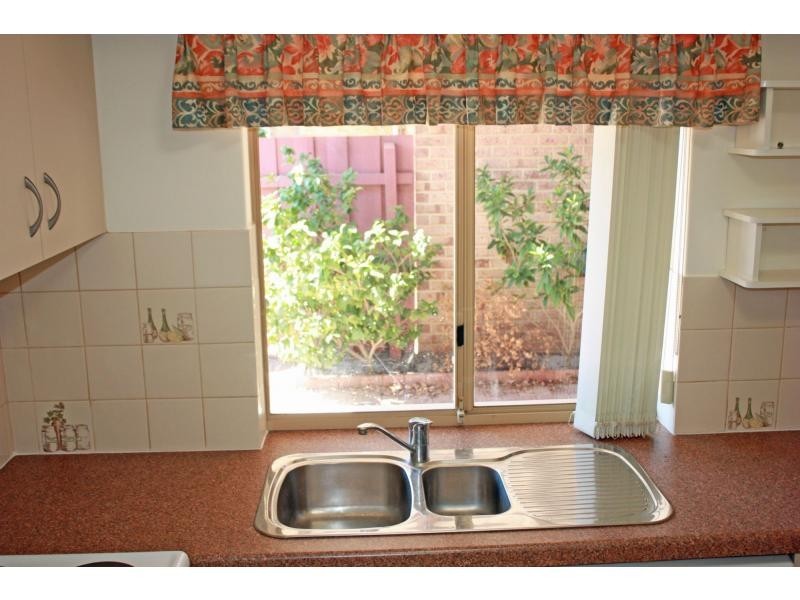 6/2 Theakston Green, Leeming WA 6149