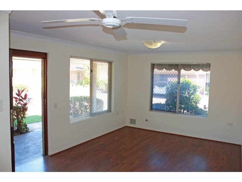 22/2 Theakston Green, Leeming WA 6149