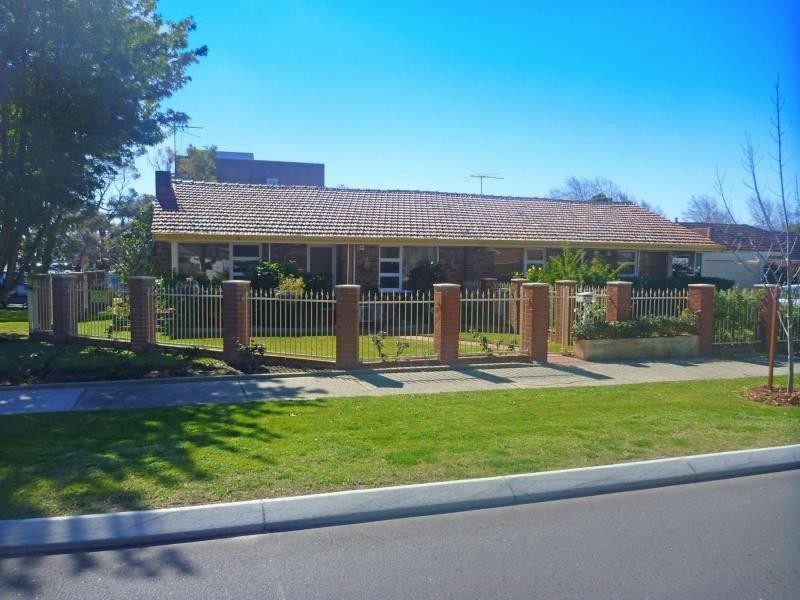 2/104 Kintail Road, Applecross WA 6153