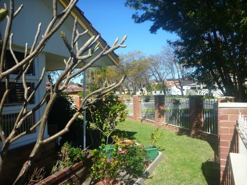 2/104 Kintail Road, Applecross WA 6153