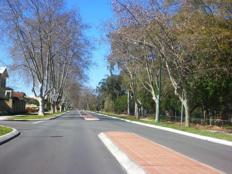 2/104 Kintail Road, Applecross WA 6153