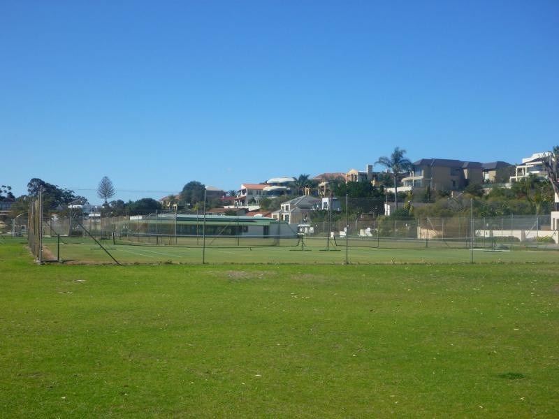 2/104 Kintail Road, Applecross WA 6153