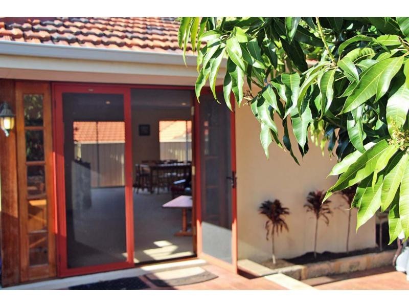 11 Williamson Road, Kardinya WA 6163