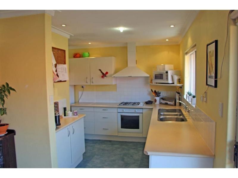 11 Williamson Road, Kardinya WA 6163