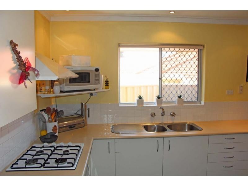 11 Williamson Road, Kardinya WA 6163