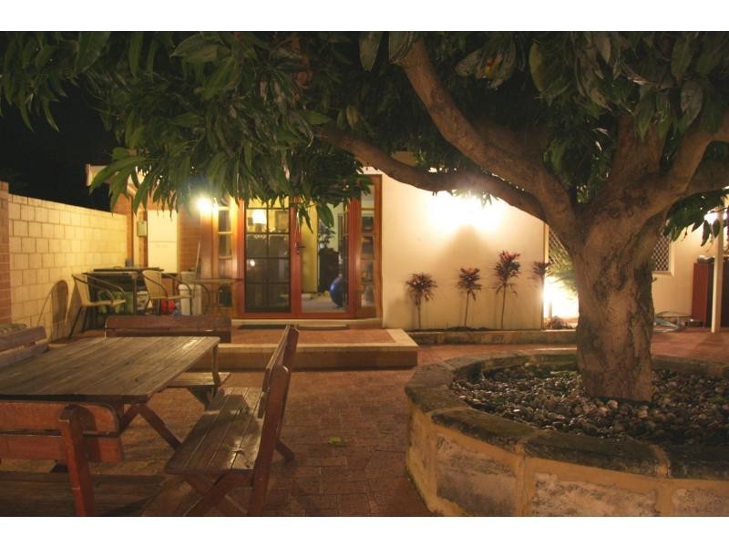 11 Williamson Road, Kardinya WA 6163