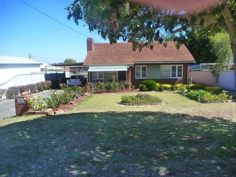 8 Fernhurst Crescent, Balga WA 6061