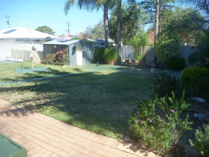 8 Fernhurst Crescent, Balga WA 6061