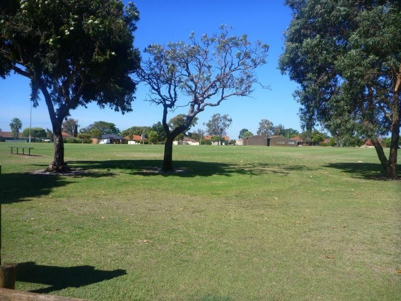 8 Fernhurst Crescent, Balga WA 6061