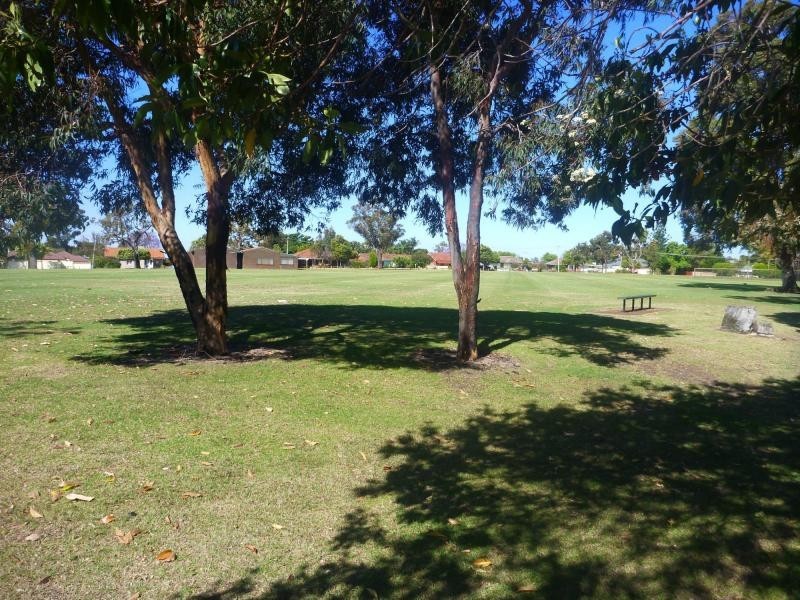 8 Fernhurst Crescent, Balga WA 6061