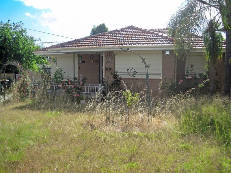 29 Golders Way, Girrawheen WA 6064