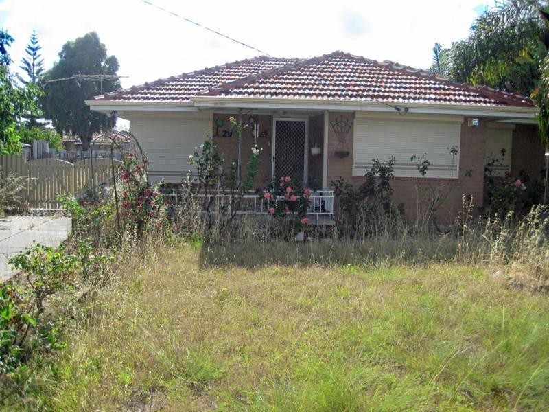 29 Golders Way, Girrawheen WA 6064