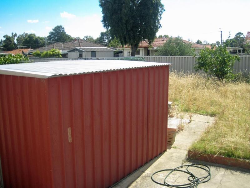 29 Golders Way, Girrawheen WA 6064