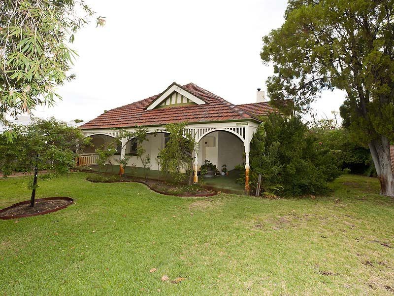 10 Queenslea Drive, Claremont WA 6010