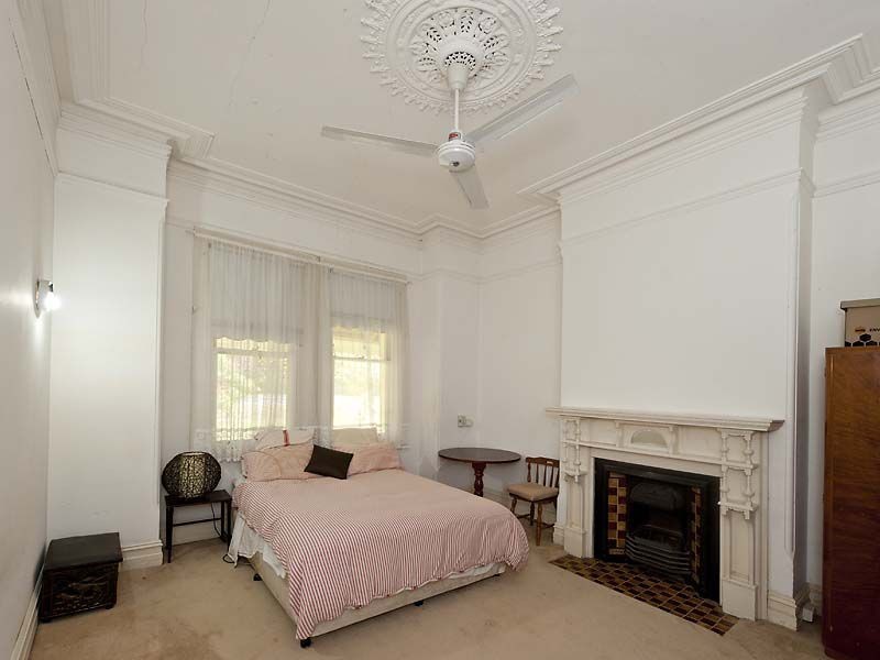 10 Queenslea Drive, Claremont WA 6010