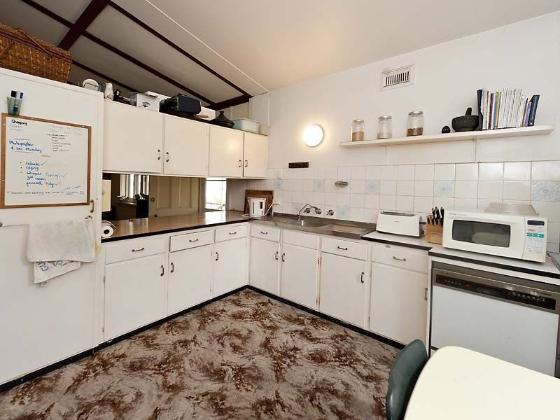 10 Queenslea Drive, Claremont WA 6010