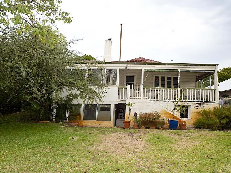 10 Queenslea Drive, Claremont WA 6010