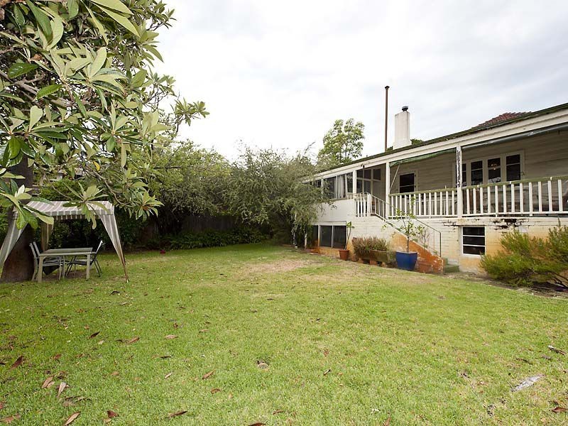 10 Queenslea Drive, Claremont WA 6010