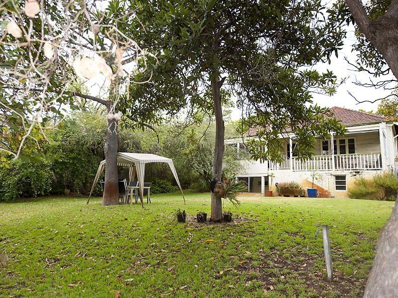 10 Queenslea Drive, Claremont WA 6010