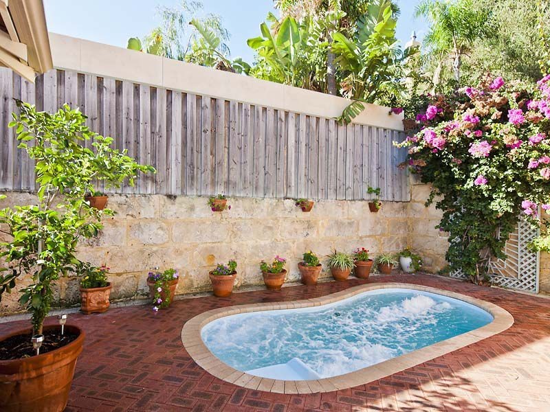 42 St Johns Wood Boulevard, Mount Claremont WA 6010