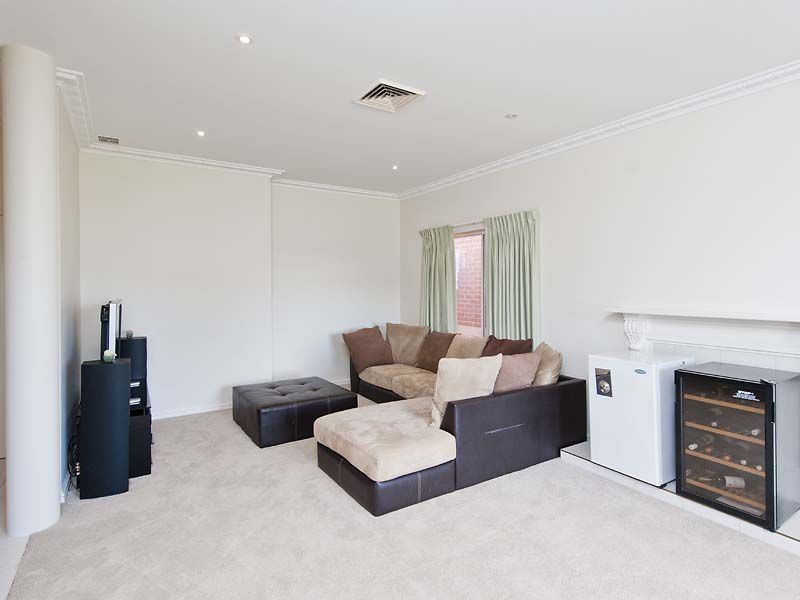 42 St Johns Wood Boulevard, Mount Claremont WA 6010