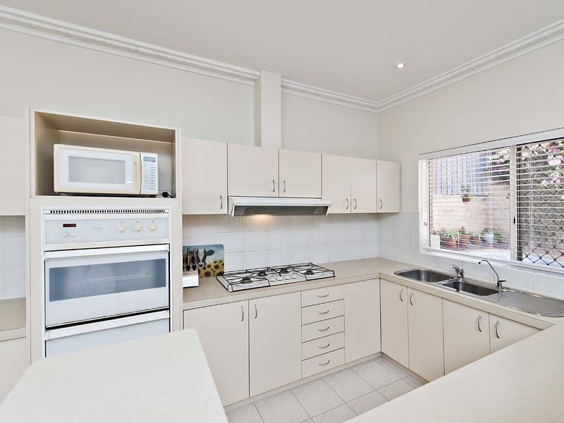 42 St Johns Wood Boulevard, Mount Claremont WA 6010