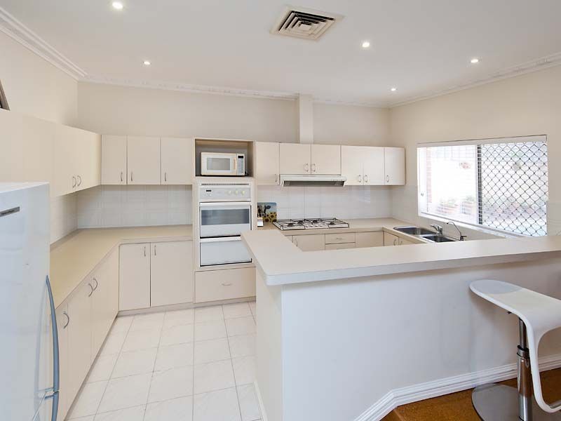 42 St Johns Wood Boulevard, Mount Claremont WA 6010