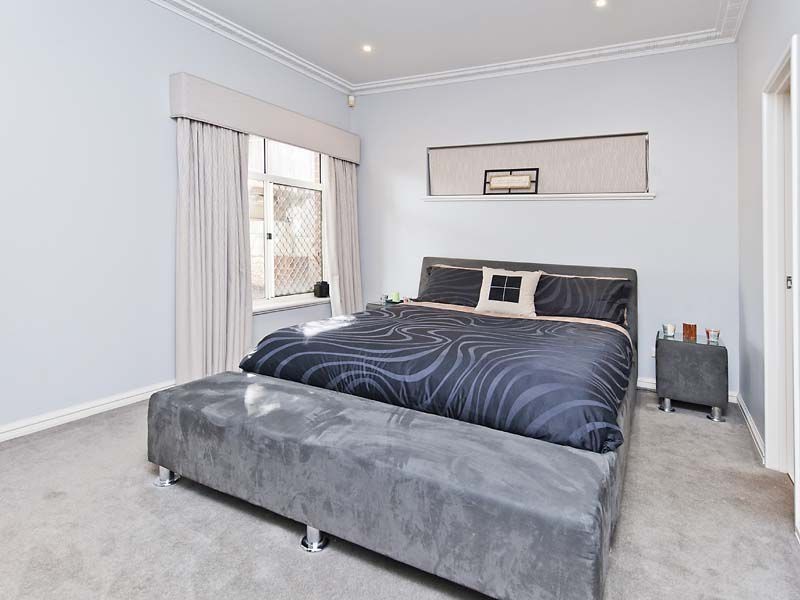 42 St Johns Wood Boulevard, Mount Claremont WA 6010