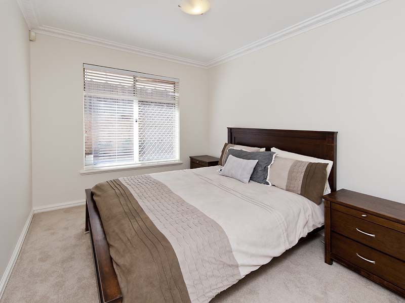 42 St Johns Wood Boulevard, Mount Claremont WA 6010