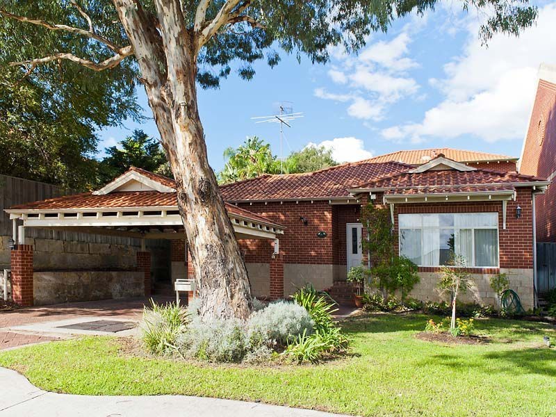 42 St Johns Wood Boulevard, Mount Claremont WA 6010