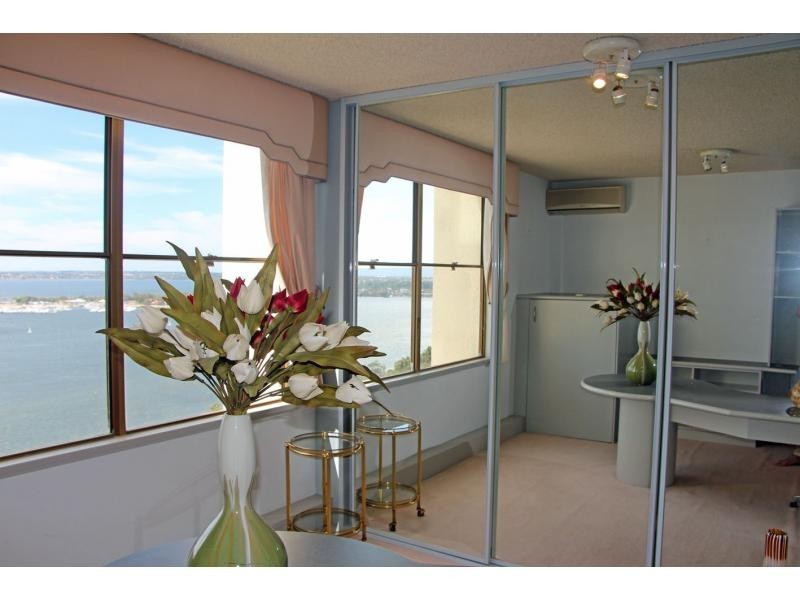 21E/16 Kings Park Avenue, Crawley WA 6009