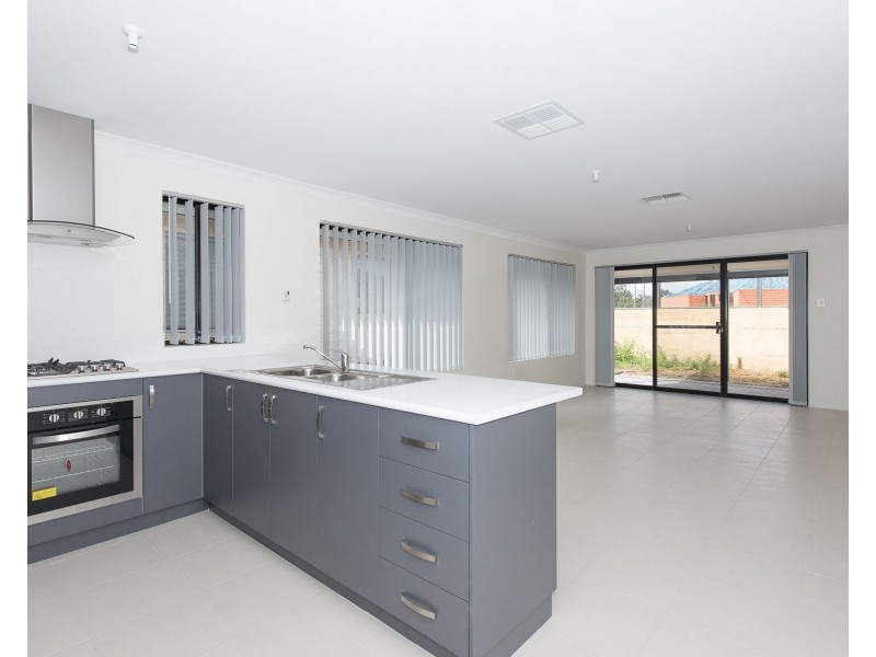 132 Mornington Crescent, Wandi WA 6167