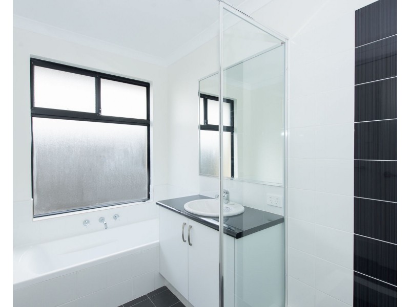 132 Mornington Crescent, Wandi WA 6167