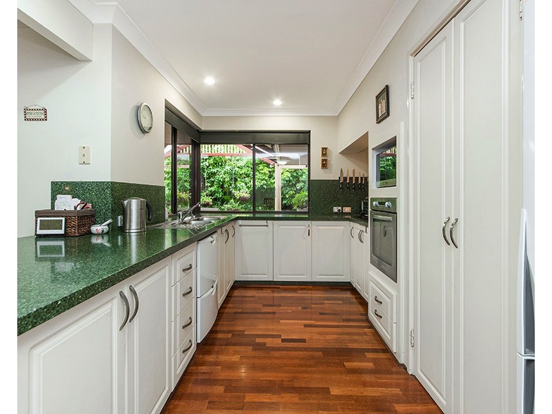 15 Lowrie Grove, Leeming WA 6149