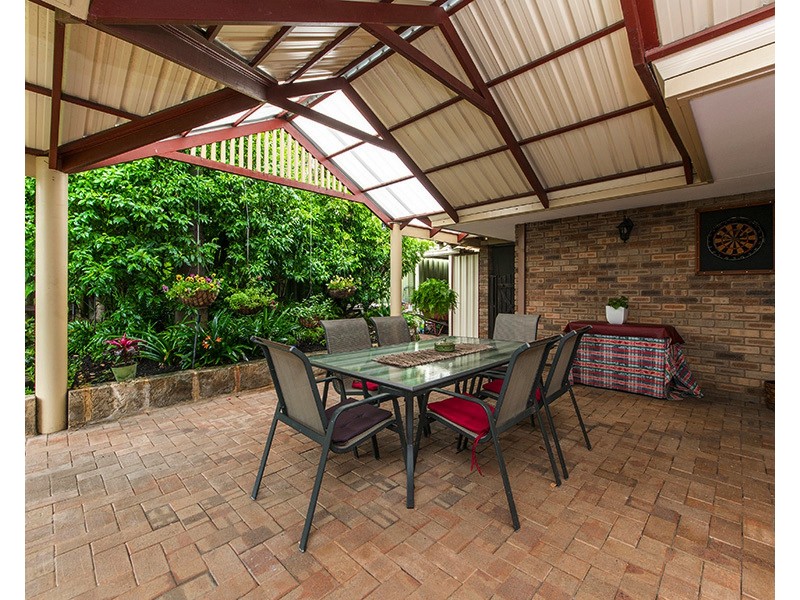 15 Lowrie Grove, Leeming WA 6149