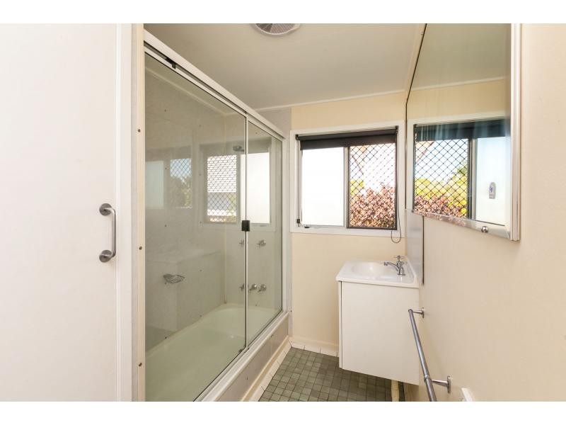 67 Kershaw Street, Park Avenue QLD 4701