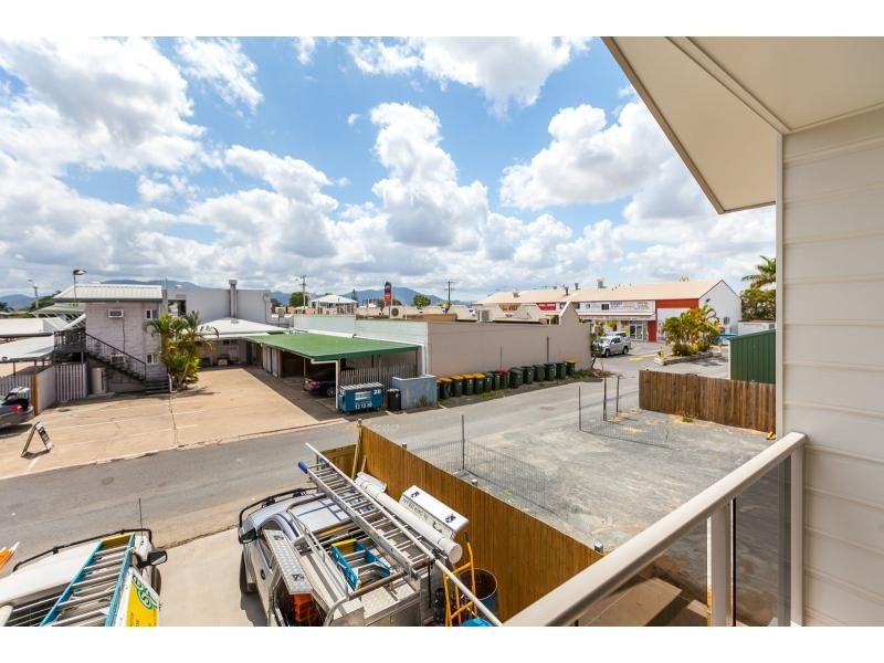 1 & 2/116 George Lane, Rockhampton City QLD 4700