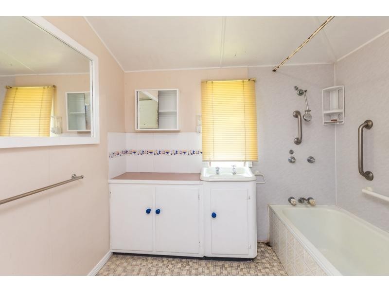 81 Main Street, Park Avenue QLD 4701