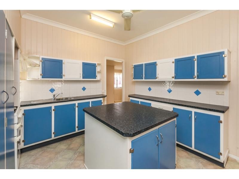 81 Main Street, Park Avenue QLD 4701