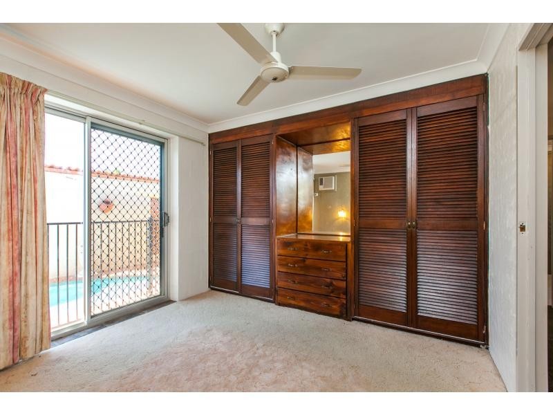 4 Bates Avenue, Park Avenue QLD 4701