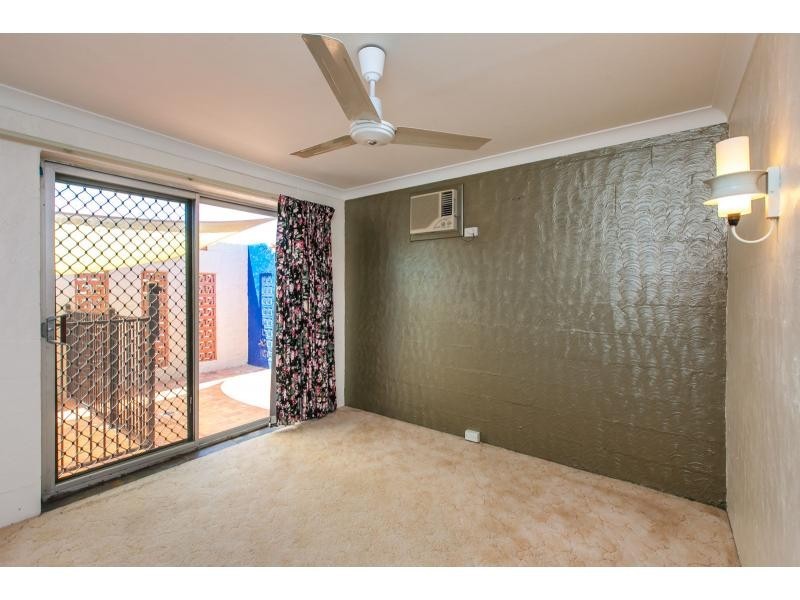 4 Bates Avenue, Park Avenue QLD 4701