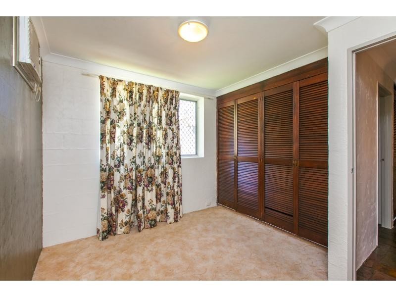 4 Bates Avenue, Park Avenue QLD 4701